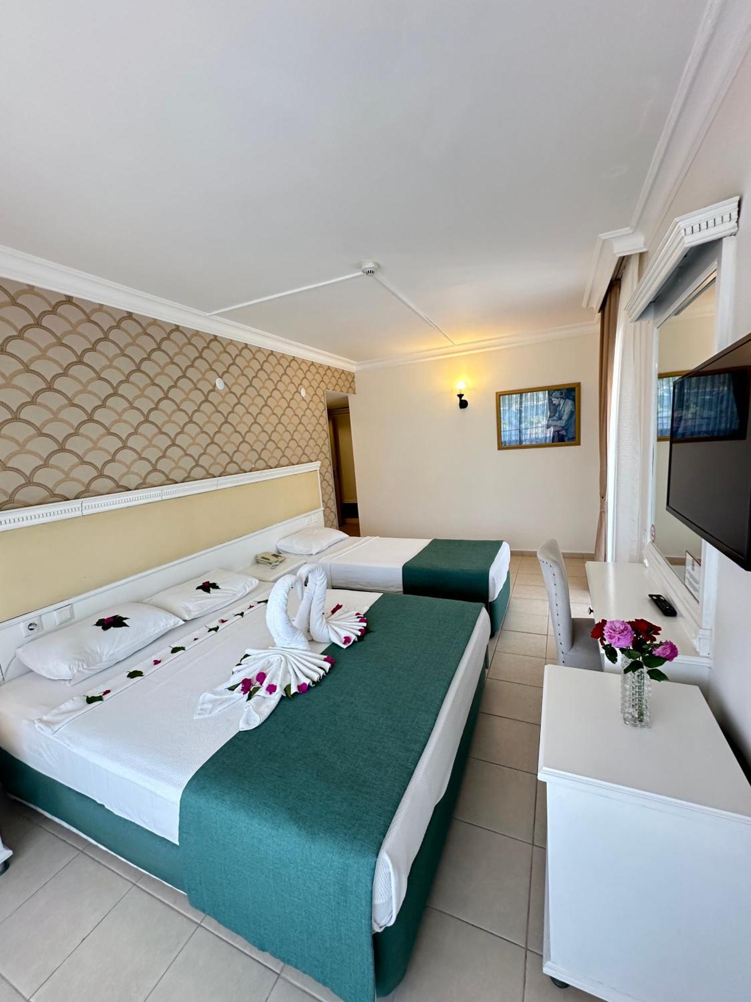 Hotel Chateau De Ville Marmaris Bagian luar foto