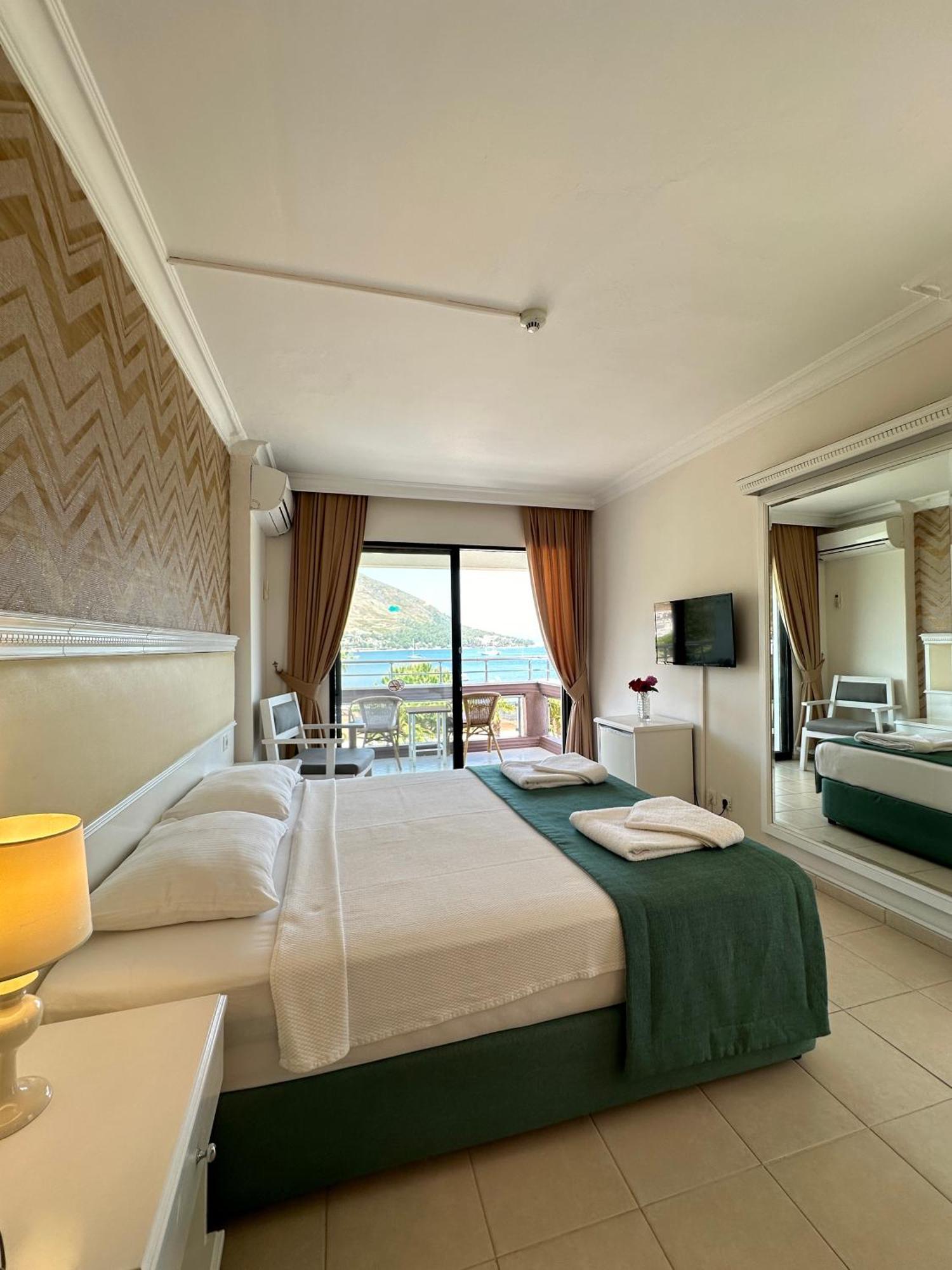 Hotel Chateau De Ville Marmaris Bagian luar foto
