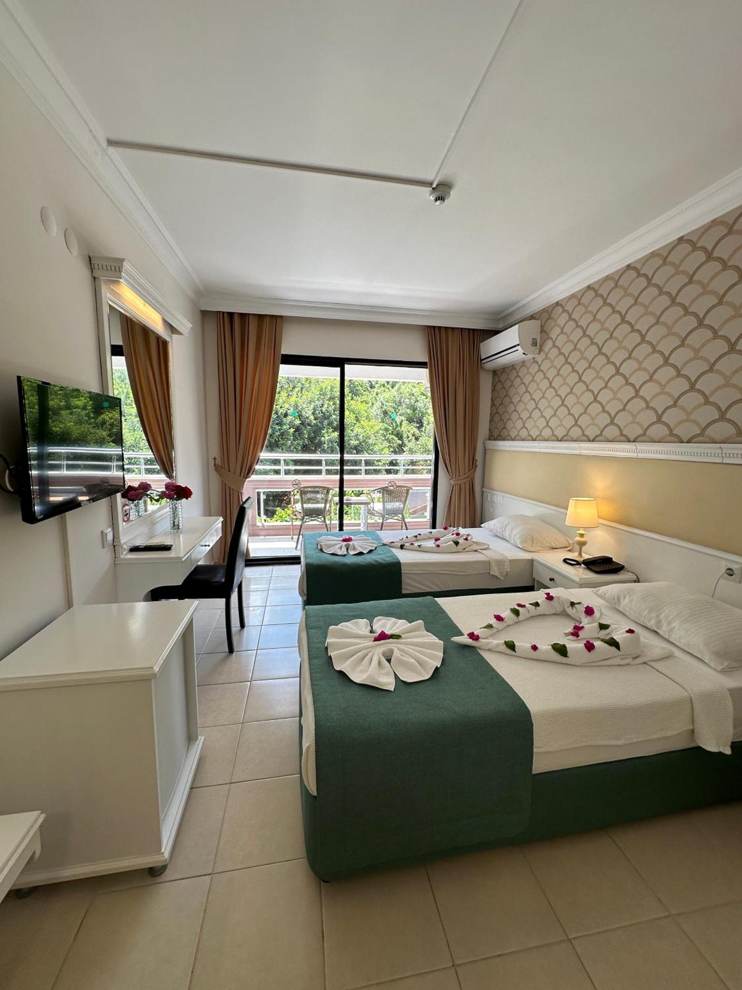 Hotel Chateau De Ville Marmaris Bagian luar foto