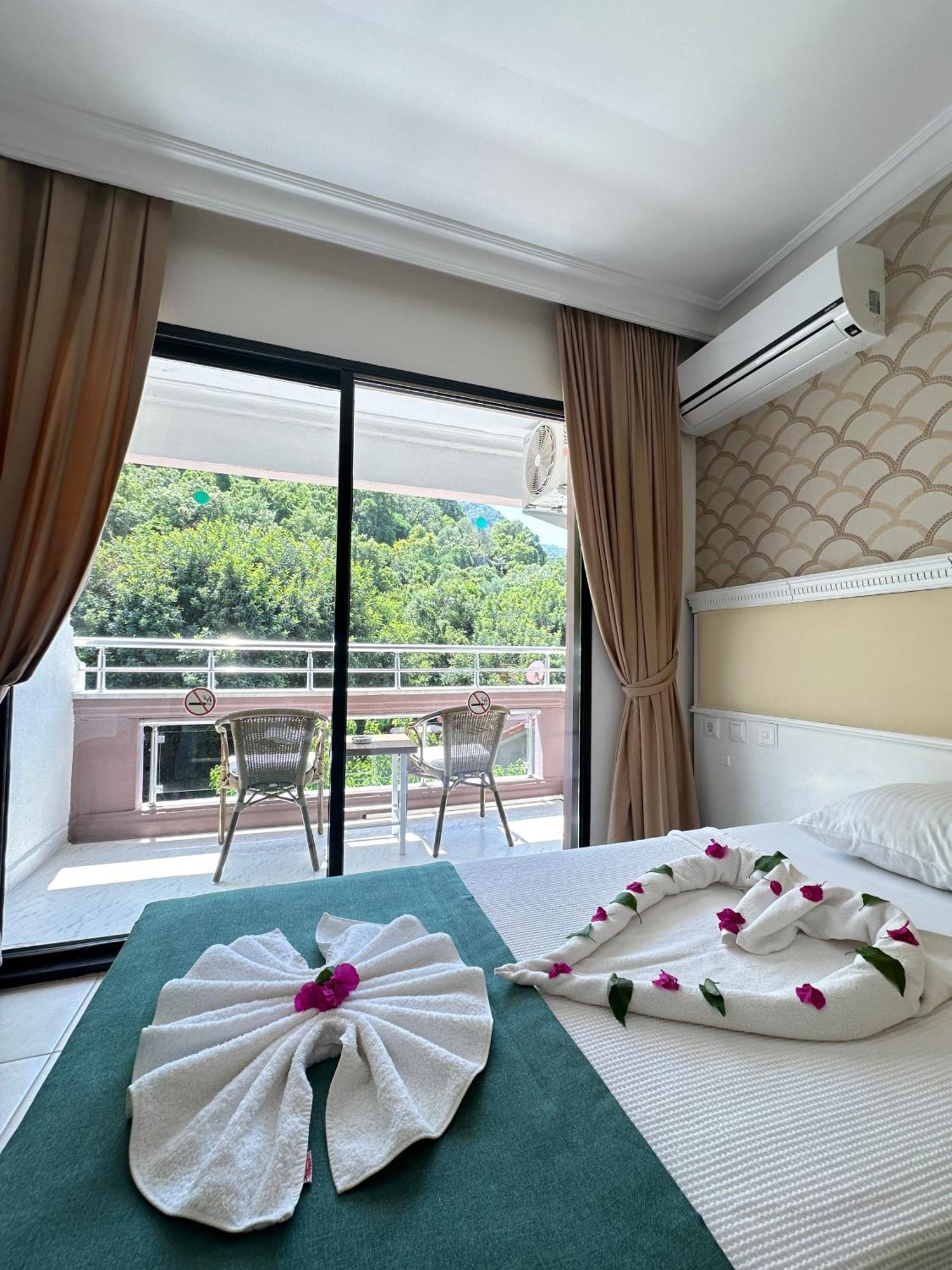Hotel Chateau De Ville Marmaris Bagian luar foto